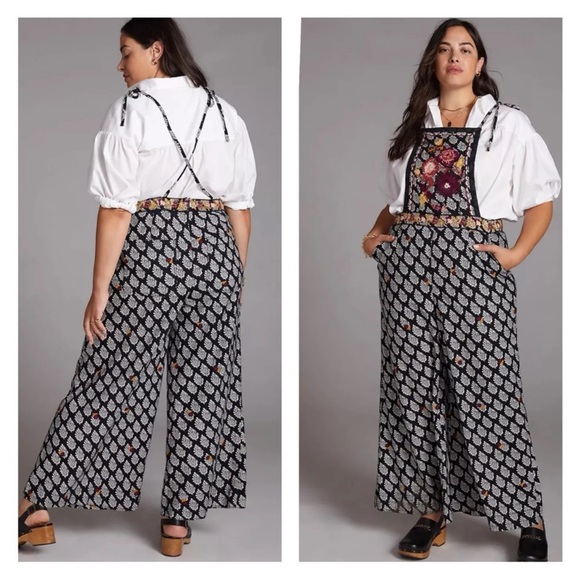 NWT ANTHRO Black Floral Embroidered Wide Leg Apron Jumpsuit Overalls Size 10 - Picture 3 of 16